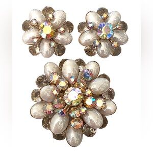 Vintage 1950s Art Glass Rhinestone White Gold Brooch Earrings Set Clip on